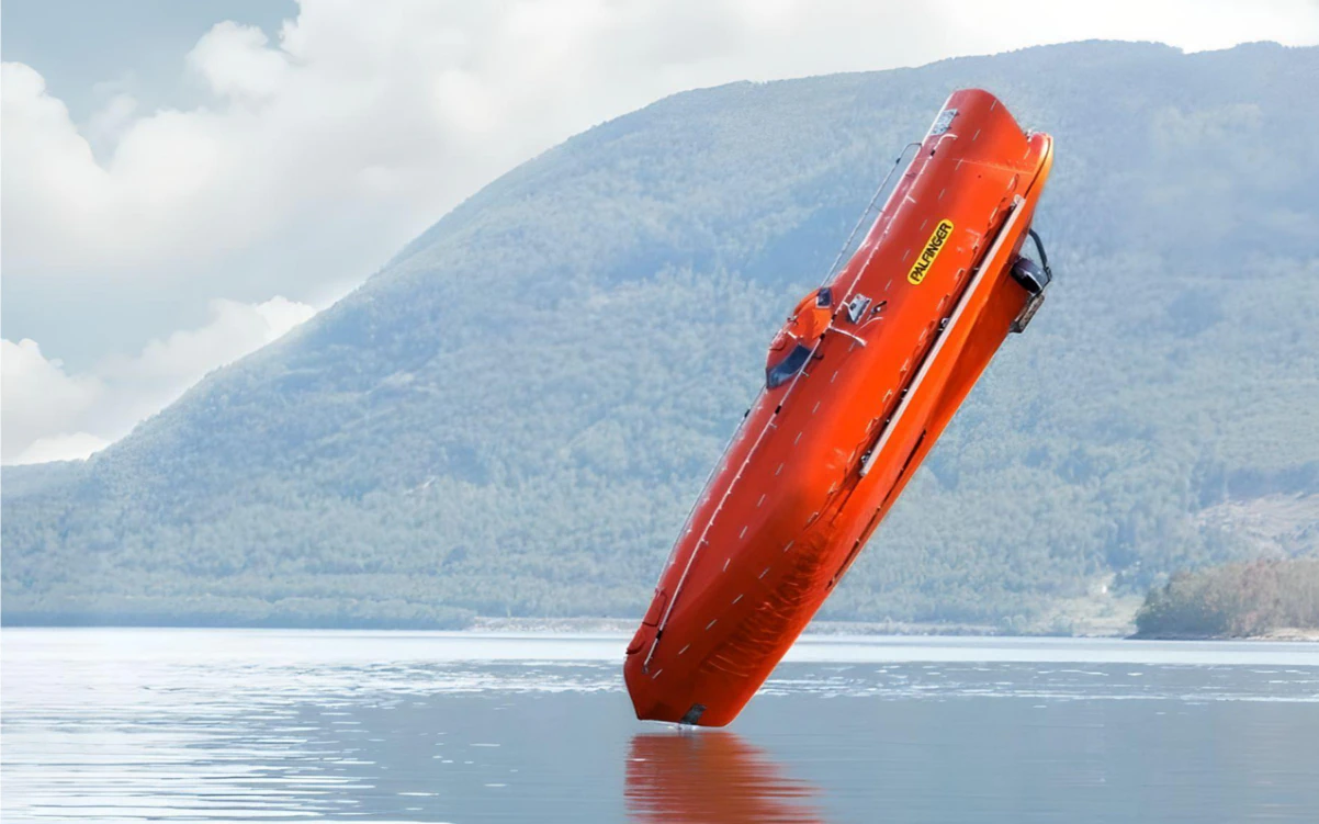 This master's thesis introduces a novel multi-fidelity methodology that could increase (design) optimisation efficiency and effectivity in deterministic computer experiments. The methodology is among others tested in a design optimisation case that mimics a lifeboat impacting with a still body of water, where the input data is acquired using Computational Fluid Dynamics simulations.